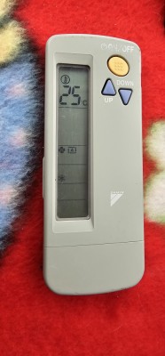 TELECOMANDA DAIKIN AER CONDITIONAT MODEL TELECOMANDA ARC417A1 FUNCTIONEAZA . foto