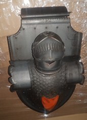 G310-UNICAT: CUTIE mare Posta veche- Cavaler Medieval Viziera rabatabila cu cheie functionala otel masiv stare buna, folosit pretabil case si altele..