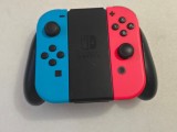 Controller Nintendo Switch Joy-Con Grip Kit (Joy-Con Albastru/Roșu Neon + Suport Grip)