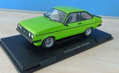 Macheta Ford Escort MK II RS 2000 1977 verde - MCG 1/18