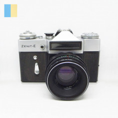 Zenit E cu obiectiv Helios-44-2 58mm f/2 montura M42 foto