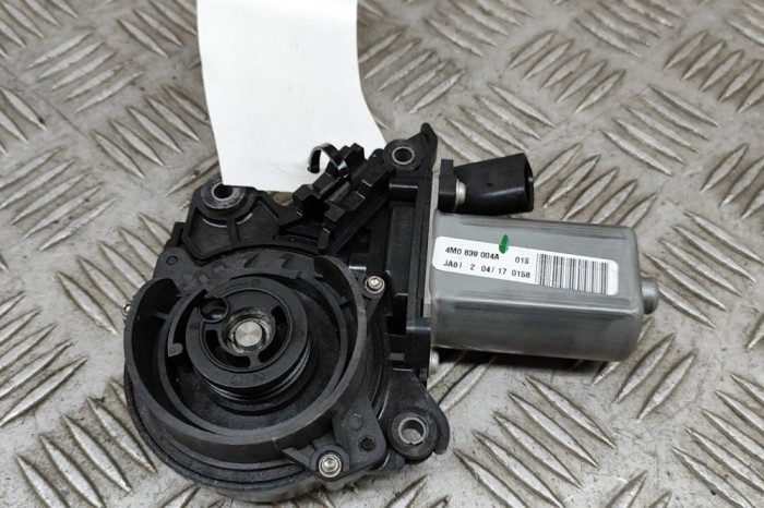 Unitate soft close ușă dreapta spate AUDI Q7 4M 2017 OEM: 4M0839004A | 30323619