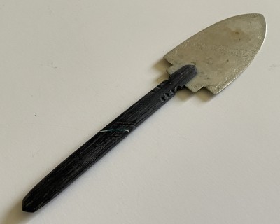 Paleta vintage realizata manual, lemn si metal argintat, anii 1960, ptr. desert foto