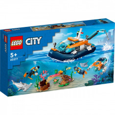 LEGO® City - Barca pentru scufundari de explorare (60377)