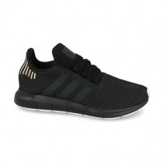 Ghete Femei Adidas Swift Run B37723 foto