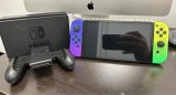 Nintendo Switch OLED &ndash; stare foarte bună + Joy-Con Splatoon + Dock