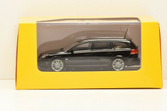 macheta opel vectra caravan opc 2006 - schuco, scara 1/43, dealer edition. foto