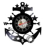 Ceas de perete decorativ realizat din disc de vinil, Model Ancoră Maritimă C&acirc;rmă Ochean Nautic, Negru, 30 cm