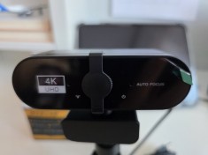 Webcam 4K UHD Auto Focus cu microfon &ndash; nouă, cu trepied