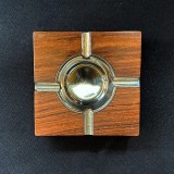 Scrumieră din lemn cu inserții metalice &ndash; model floral, India