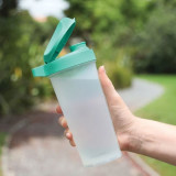 Cumpara ieftin Shaker plastic diverse culori Sistema Active To Go 750 ml