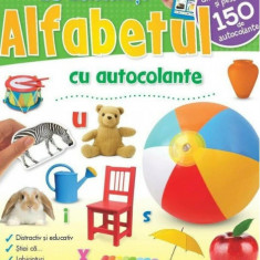 Carte de activitati - Alfabetul cu autocolante |