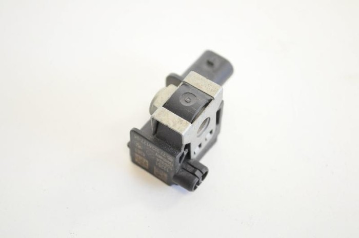 Senzor de impact lateral st&acirc;nga BMW 5 F10 2011 OEM: 9224177 3738526