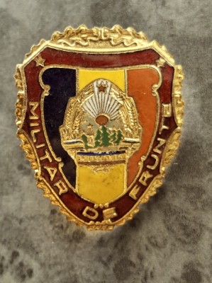 Insigna Militar de frunte RSR foto