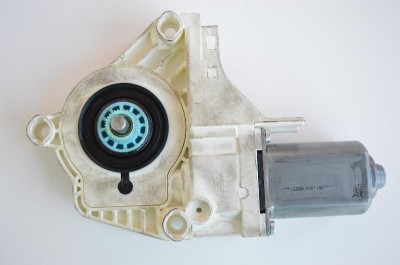 Motor macara geam ușă dreapta față LAND ROVER RANGE ROVER III L322 2007 OEM: 0536010001 | 1582298 foto