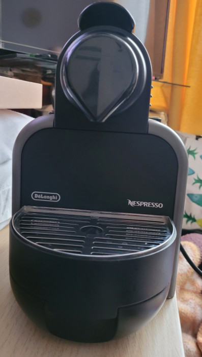 Aparat cafea Delonghi Nespresso (capsule)