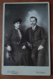 Fotografie pe carton, sot si sotie, inceput de secol XX