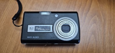 APARAT FOTO DIGITAL WERLISA WD 630 , NU FUNCTIONEAZA ,SE VINDE FARA ACUMUATOR . foto