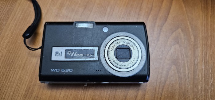 APARAT FOTO DIGITAL WERLISA WD 630 , NU FUNCTIONEAZA ,SE VINDE FARA ACUMUATOR .