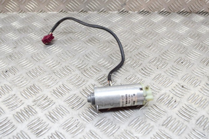 nerasta MERCEDES-BENZ S W220 2001 OEM: A2208205042,0130002581 14447603