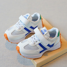 Adidasi albi cu albastru pentru copii (Marime Disponibila: Marimea 23)