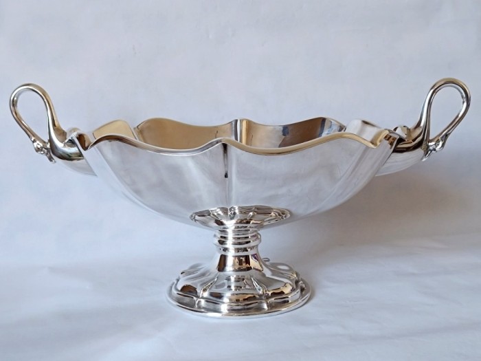 Superb Centru de Masa Vechi, Alpaca Argintata, cu Lebede, in stil Art Nouveau, 40x24,6x19cm
