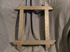 arta / design / vintage - Rama taraneasca model deosebit realizata din lemn pentru fotografii icoana etc !