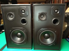 Set 2 boxe 3 cai Life L8998 Putere nominala 90w Putere muzicala max 140w 8Ohmi