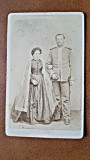 Fotografie tip CDV, militar cu sotia, sfarsit de secol XIX