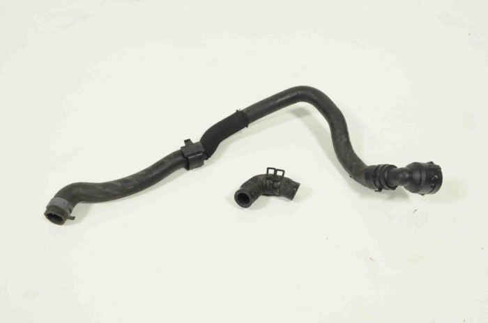 Furtun VW PASSAT Variant B7 365 2013 OEM: 3AA122157