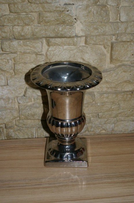 Vand vas,vaza stil medici,portelan argint coloidal-deosebita