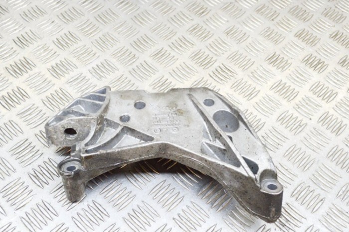 Suport motor dreapta AUDI A3 Limousine 8VS, 8VM 2015 OEM: 06J199207P | 12447348