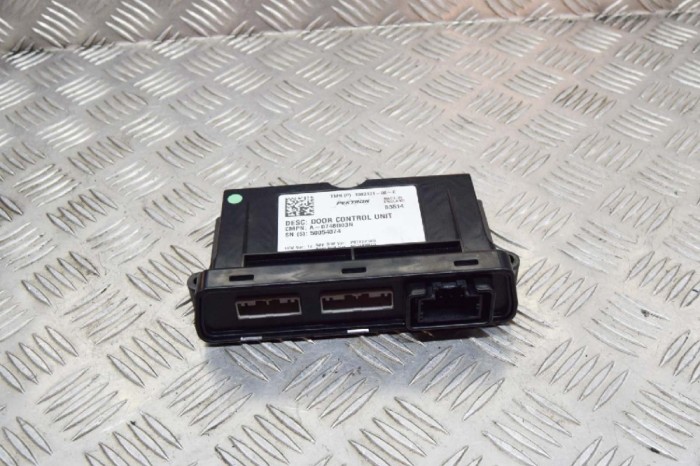 Modul de control ușă dreapta față TESLA MODEL S 2014 OEM: A-0748G03N,50054074,P0748V01D,1003101-00-C,P0748P10D 11609441