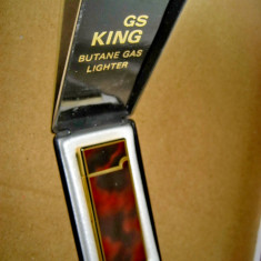 A326-I-Bricheta GS King Japan butane gas lighter alama aurita culoare bachelita.