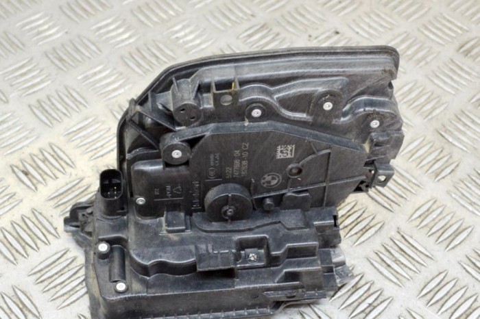 &Icirc;ncuietoare ușă dreapta spate BMW 5 G30 2021 OEM: 182838-10,7477698 14379179