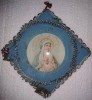Icoana catolica veche, pe sticla, "Fecioara Maria" / 16 cm x 16 cm / Hartie (centru) & Vopsea (bleu) / decorata cu margele din plastic / spate=mucava