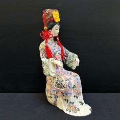 Statuetă decorativă din rășină sintetică &ndash; China