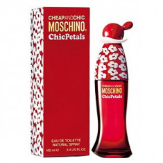 Moschino Cheap And Chic Chic Petals EDT 30 ml pentru femei foto