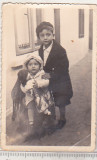 Bnk foto - Copii cu papusa - interbelica, Alb-Negru, Romania 1900 - 1950, Portrete