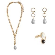 Set inel, colier si cercei Avon Lestari , colectie eleganta de bijuterii aurii cu perle decorative, design rafinat si feminin, ideala pentru tinute de