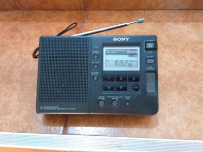 RADIO SONY ICF-SW30 , FUNCTIONEAZA . foto