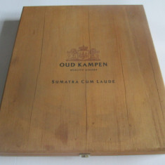 Rara! Cutie f.mare goala din lemn pentru mostre de tigari Oud Kampen-Sumatra