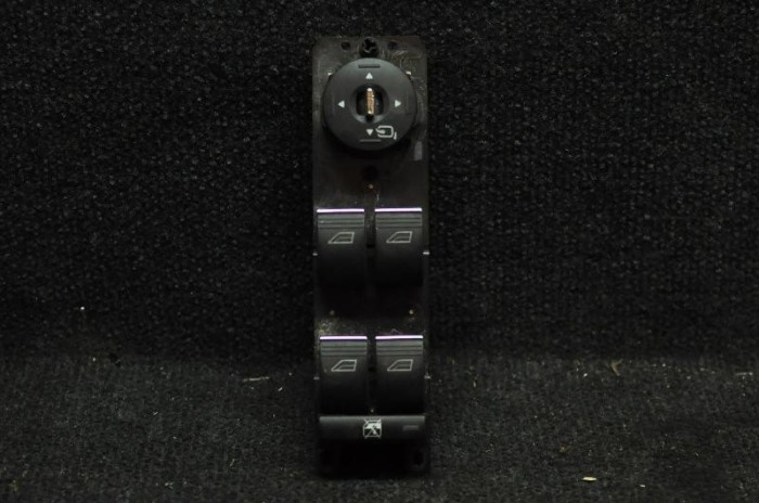 Buton geam ușă dreapta față FORD B-MAX JK 2014 OEM: AM5T14A132 | 1447474