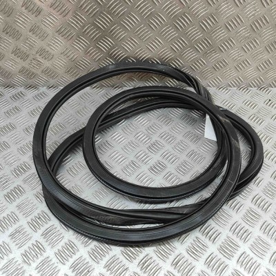 Garnitura ușă dreapta spate AUDI Q7 4M 2020 OEM: 4M0833721 foto