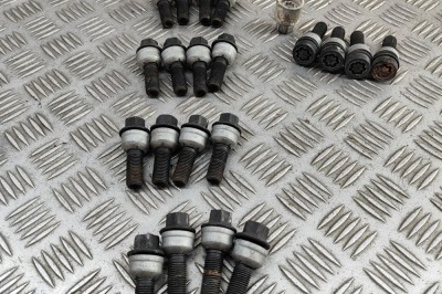 Set prezoane roata AUDI E-TRON GT 2023 OEM: WHT004676A 31457152 foto