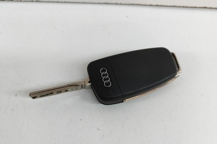 Cheie de contact AUDI A3 Sportback 8VA, 8VF 2019 OEM: 8V0837220,5FA010780 24874680