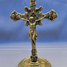 VECHI CRUCIFIX CU POSTAMENT DIN ALAMA MASIVA, ANGLIA