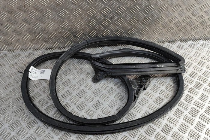 Garnitura ușă dreapta față AUDI A5 F53 2017 OEM: 8W6831708 | 31221834