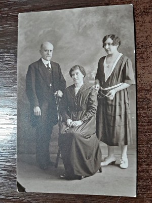 Fotografie de familie, tip Carte Postala, interbelica, necirculata foto