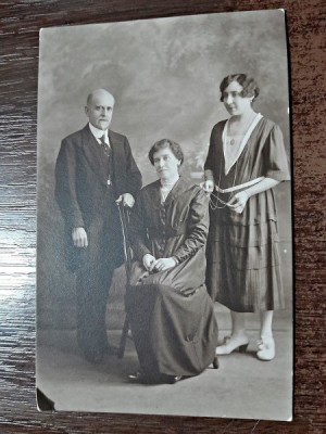 Fotografie de familie, tip Carte Postala, interbelica, necirculata foto